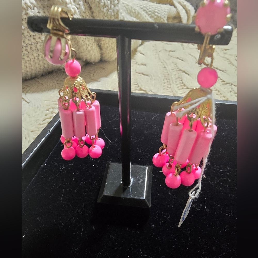 Fun Pink Vintage Dangle Earrings - Picture 4 of 4